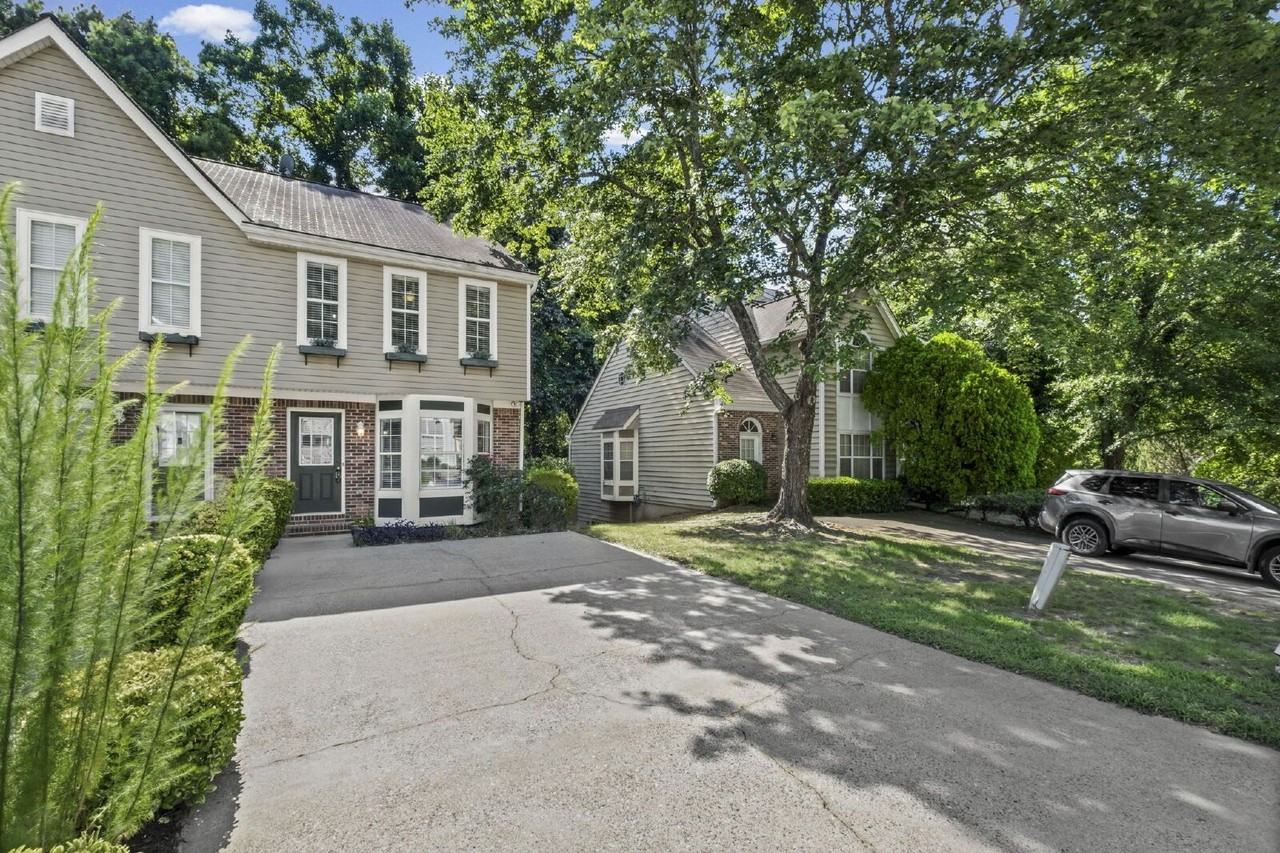 5180 Laurel Bridge Ct Se - Photo 3 of 39
