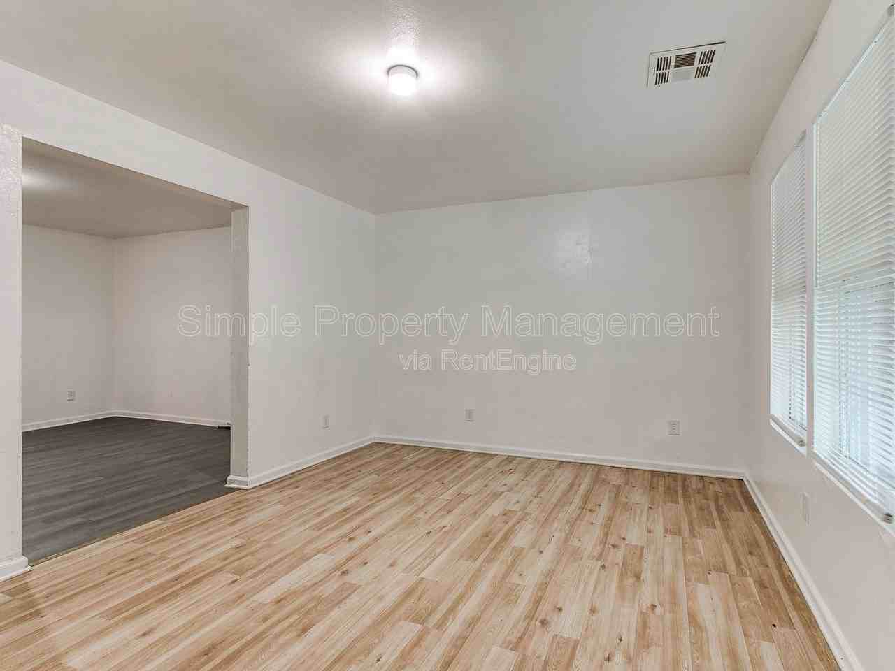 2301 Sw 24th St #2 - Photo 4 of 14