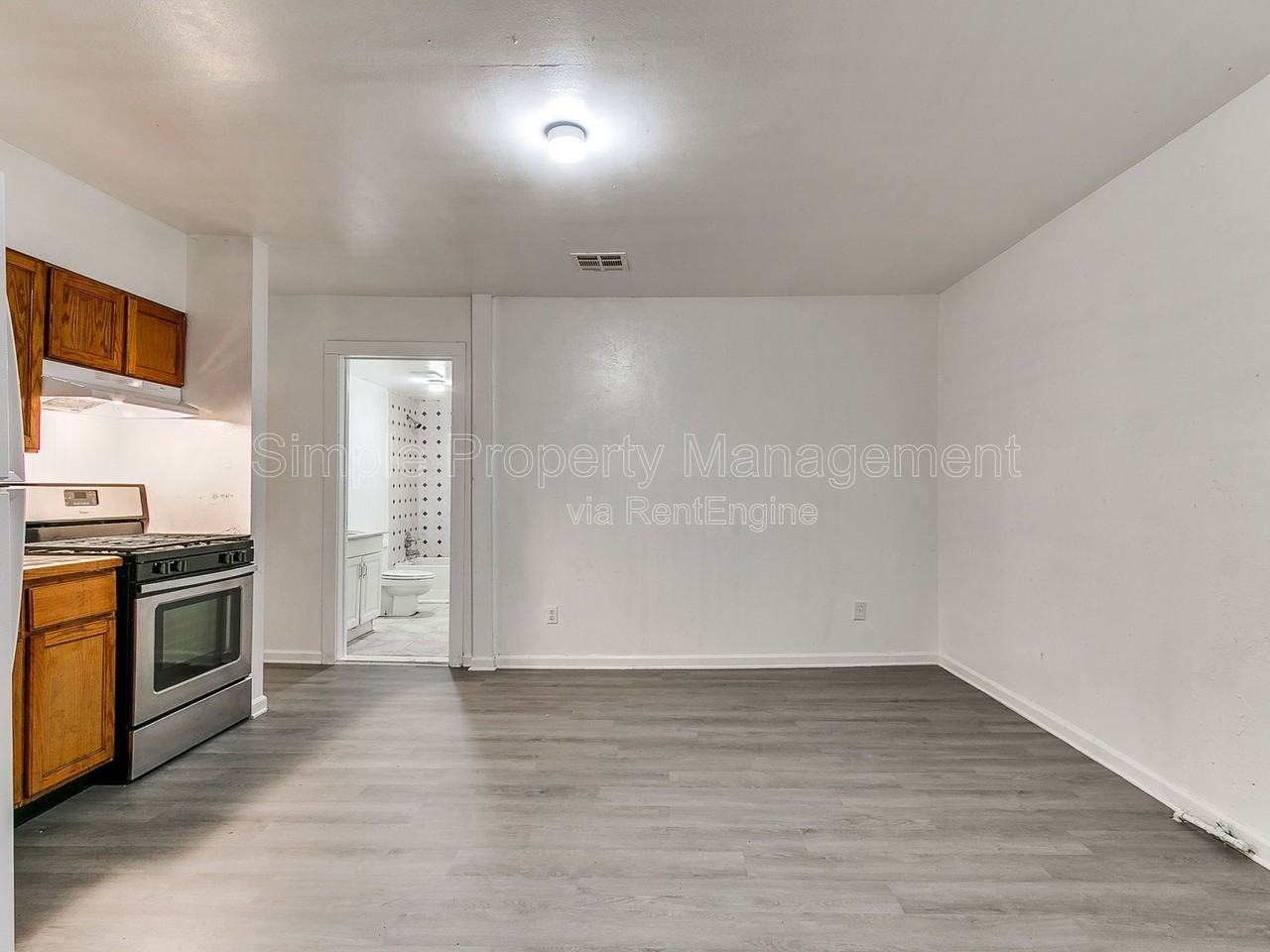 2301 Sw 24th St #2 - Photo 5 of 14