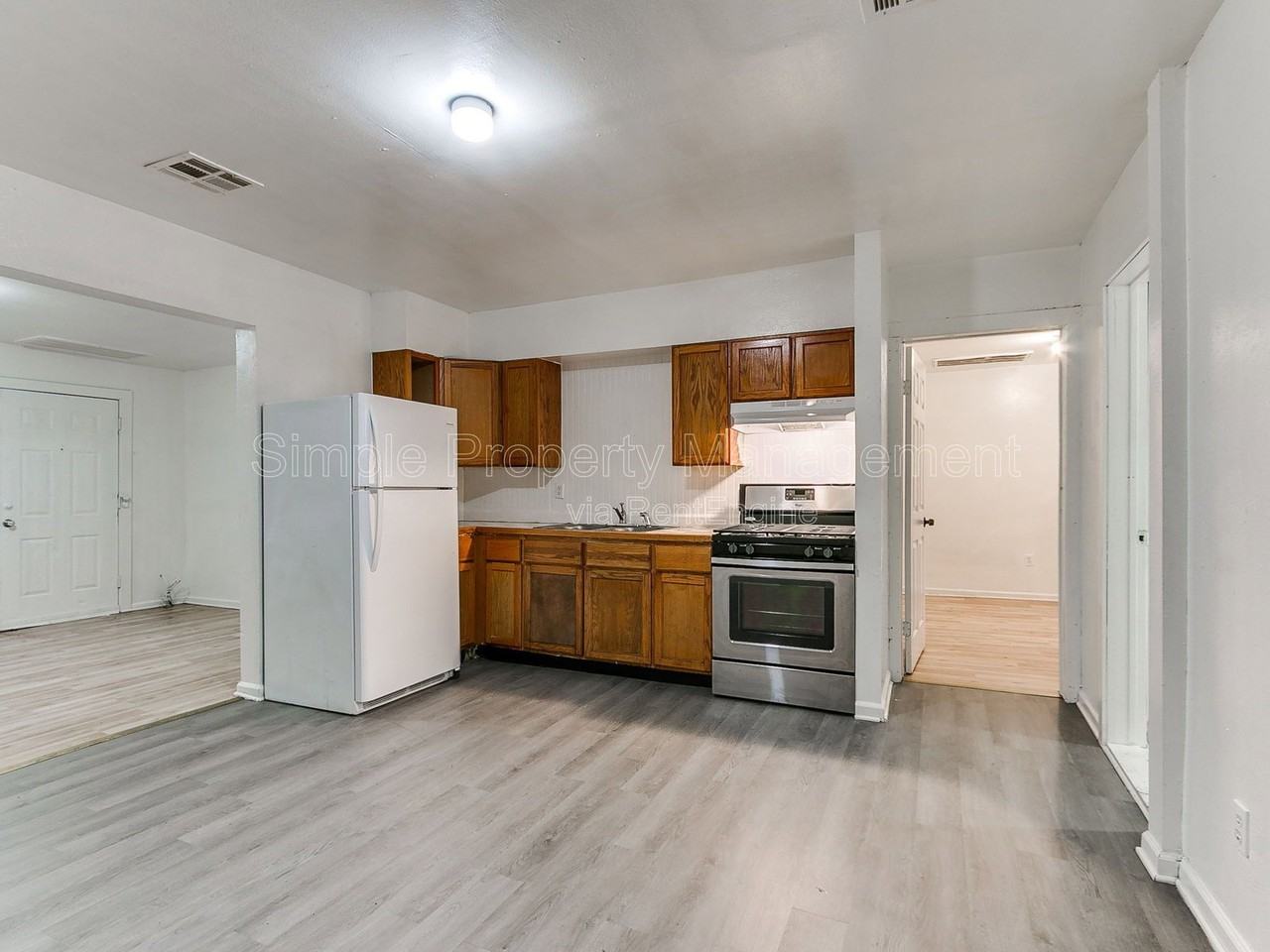 2301 Sw 24th St #2 - Photo 6 of 14