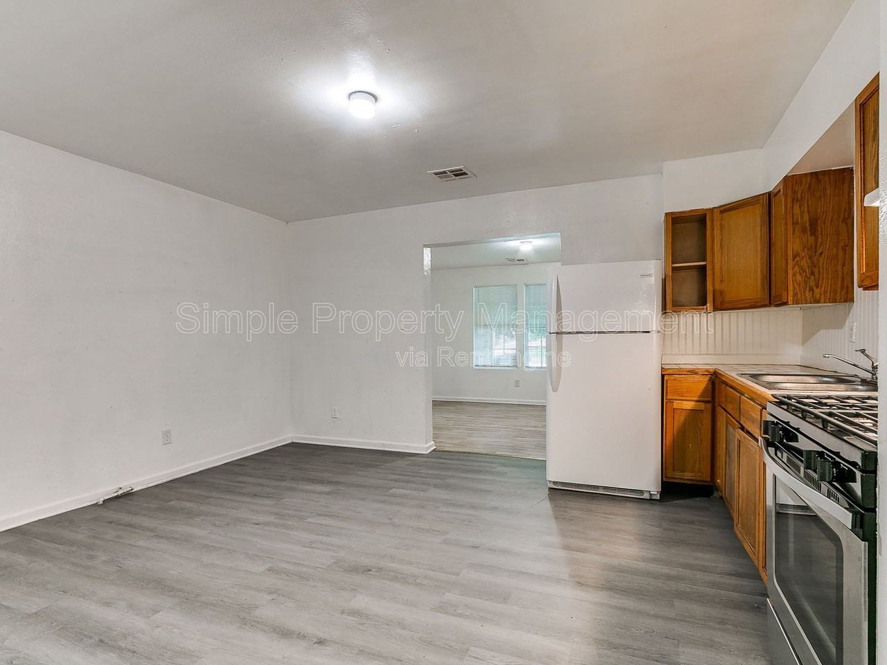 2301 Sw 24th St #2 - Photo 7 of 14