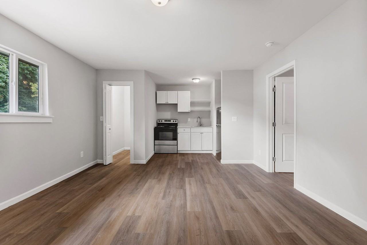 133 W Ridgewood Ave #139 - Photo 3 of 20