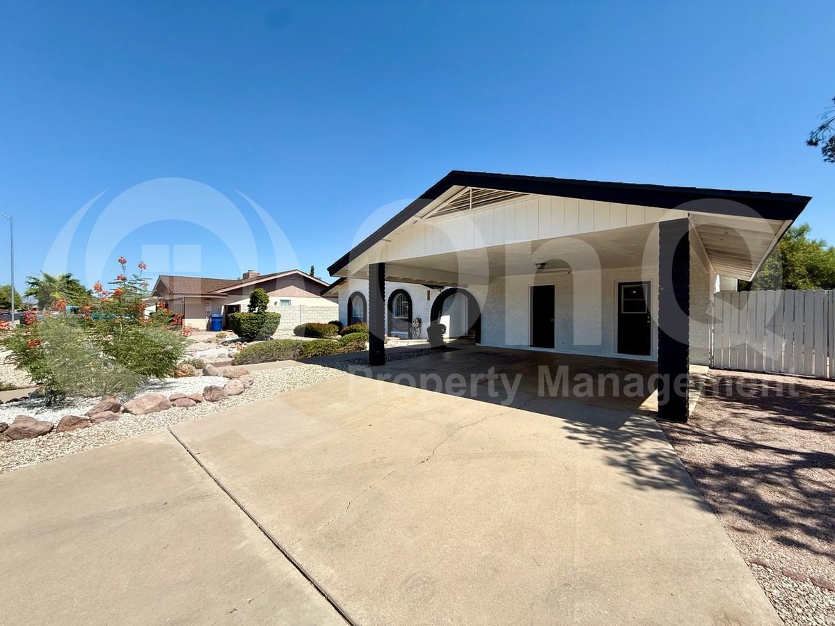 2439 E Elmwood St - Photo 3 of 29