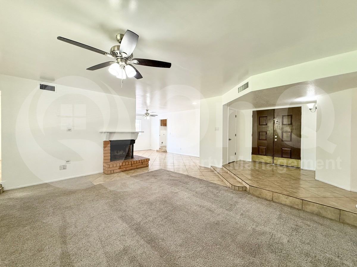 2439 E Elmwood St - Photo 4 of 29