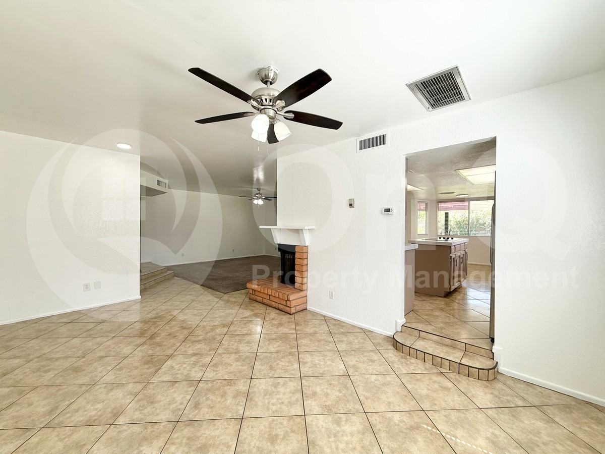 2439 E Elmwood St - Photo 7 of 29