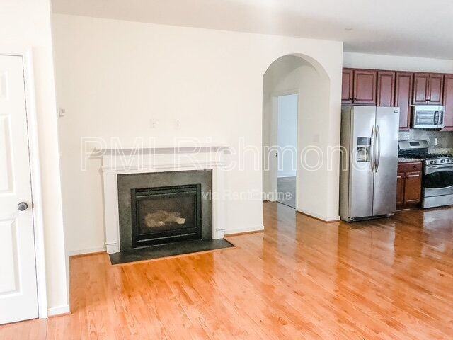 4707 Brydes Ln - Photo 2 of 17