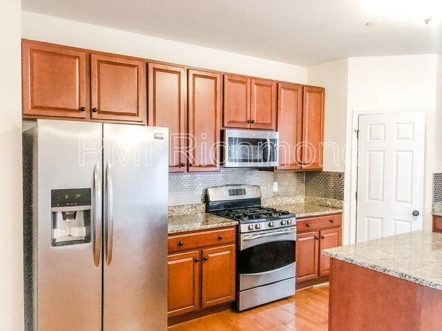 4707 Brydes Ln - Photo 3 of 17