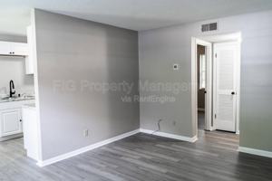 featured image of 129 Hillcrest Dr #9