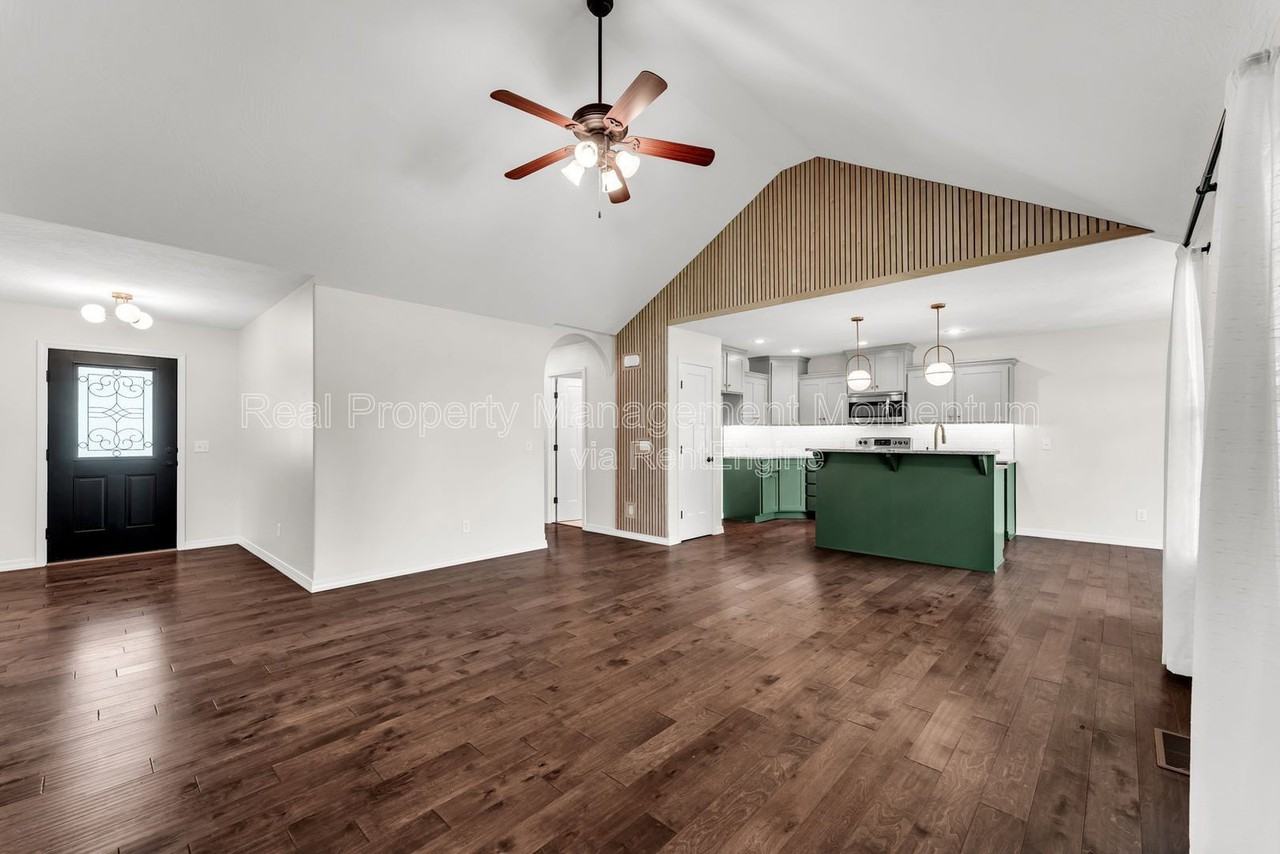 825 Trail Point Ct - Photo 6 of 31