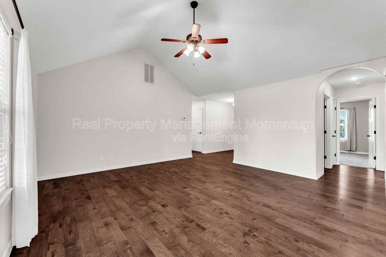 825 Trail Point Ct - Photo 7 of 31
