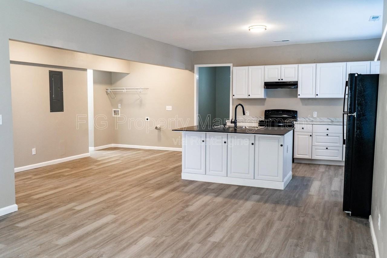 2453 E 5th Ave #2 - Photo 4 of 19