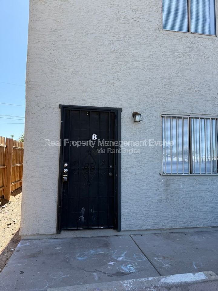 8821 N 2nd St #B - Photo 2 of 15