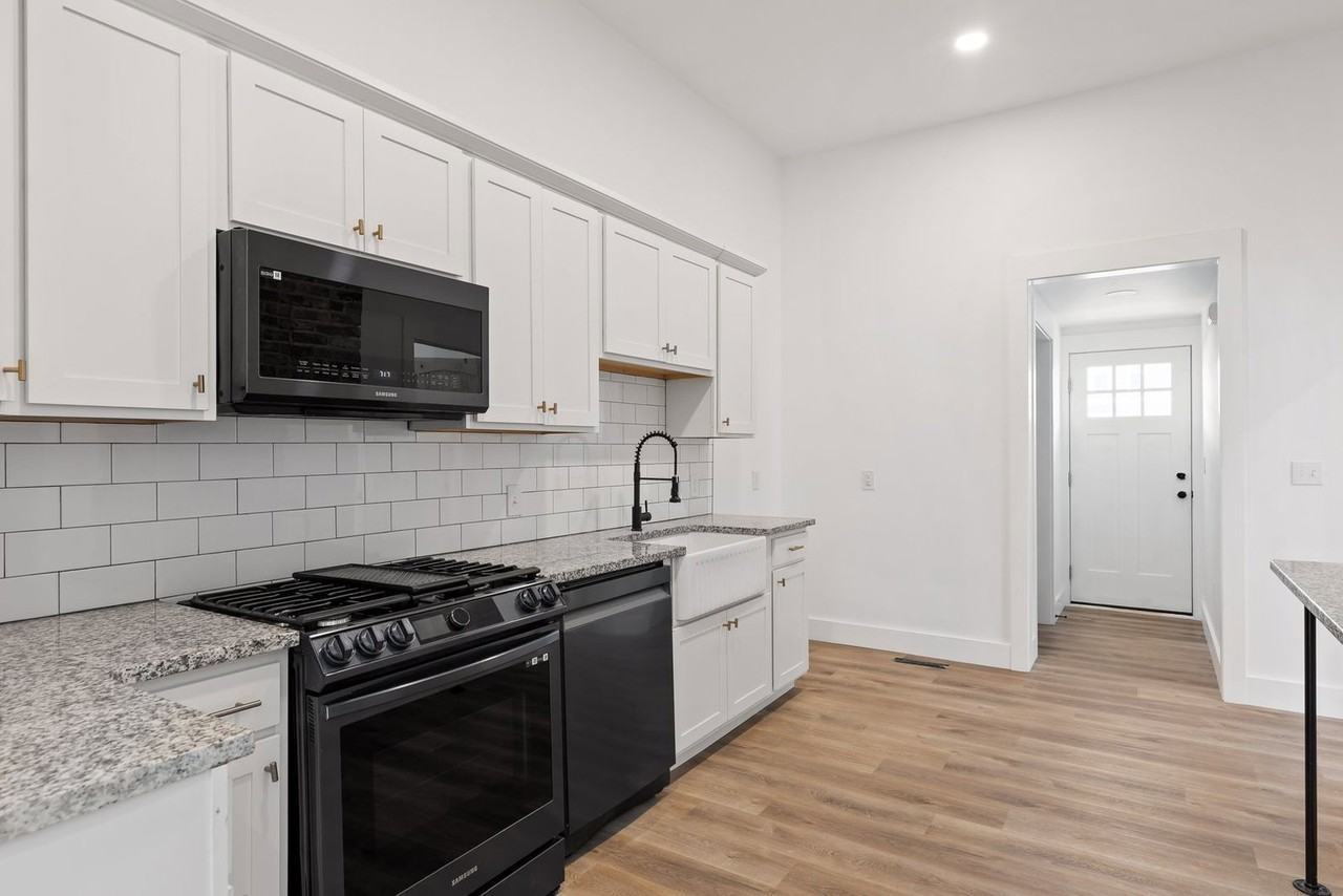 1704 Bailey Ave - Photo 7 of 19