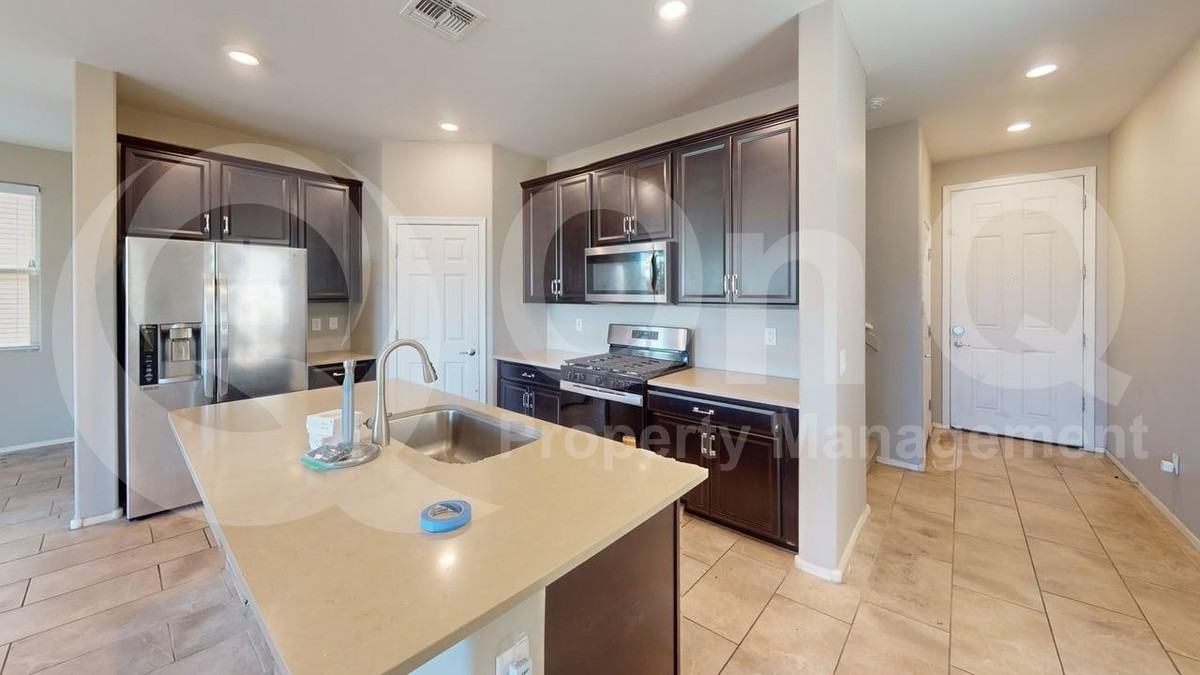 5940 N Umbra Ct
