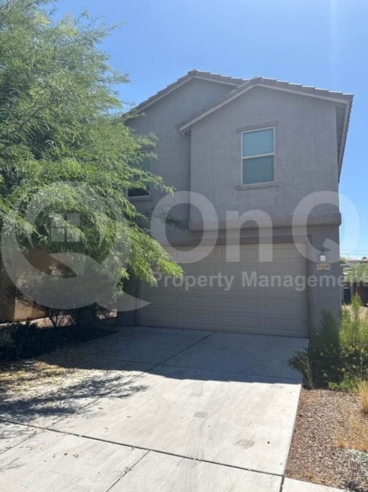 5940 N Umbra Ct - Photo 2 of 16