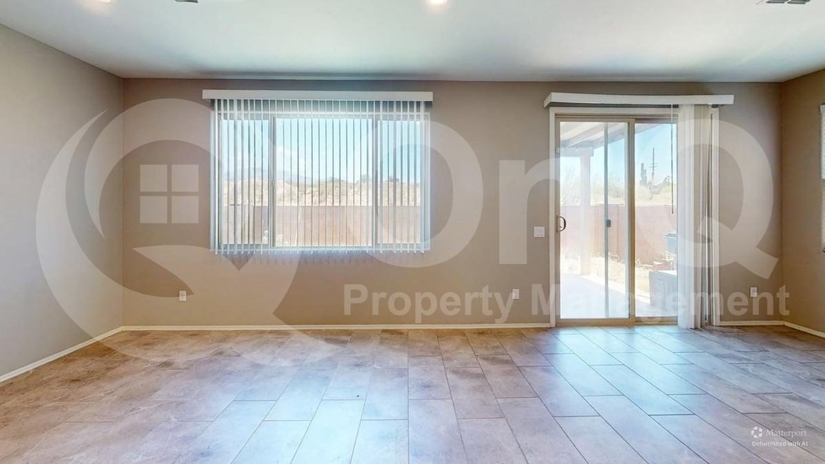 5940 N Umbra Ct - Photo 4 of 16