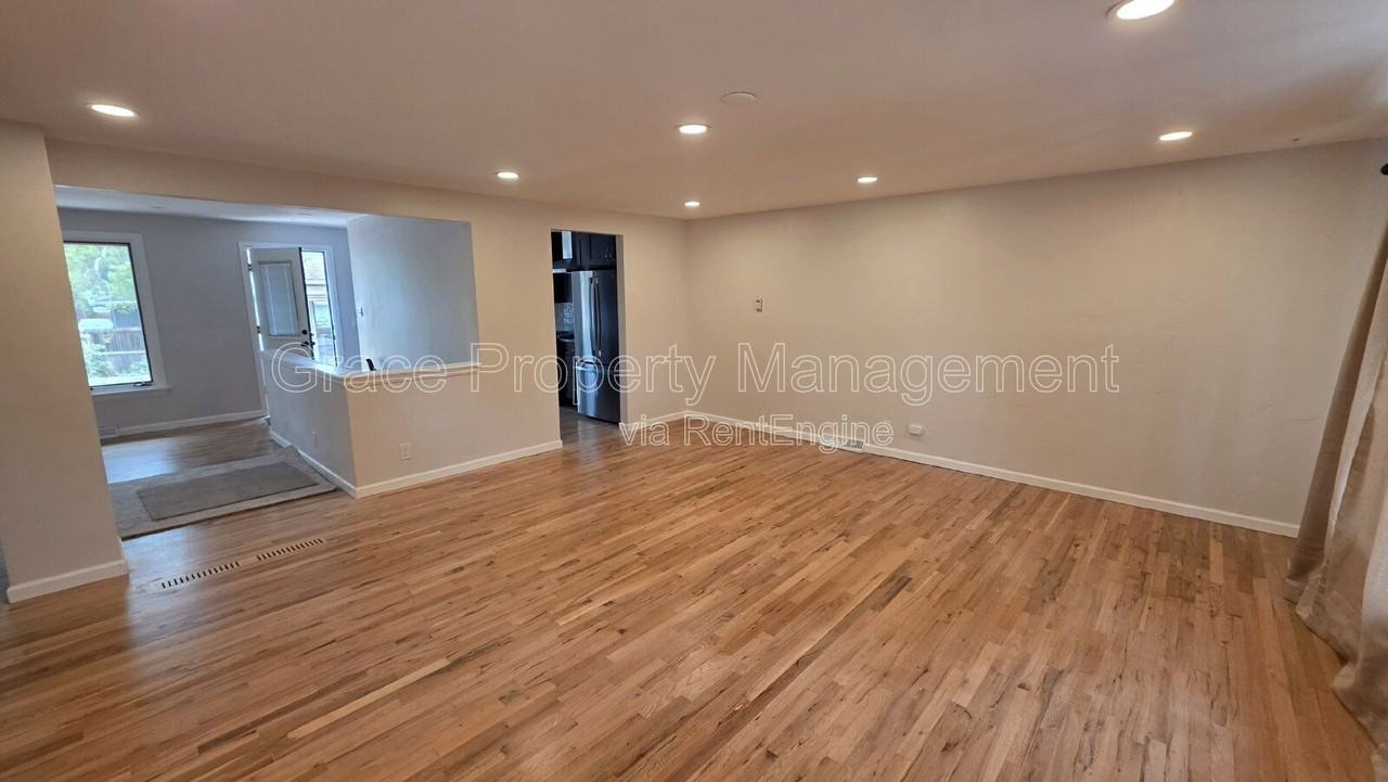 270 Beryl Way - Photo 2 of 33
