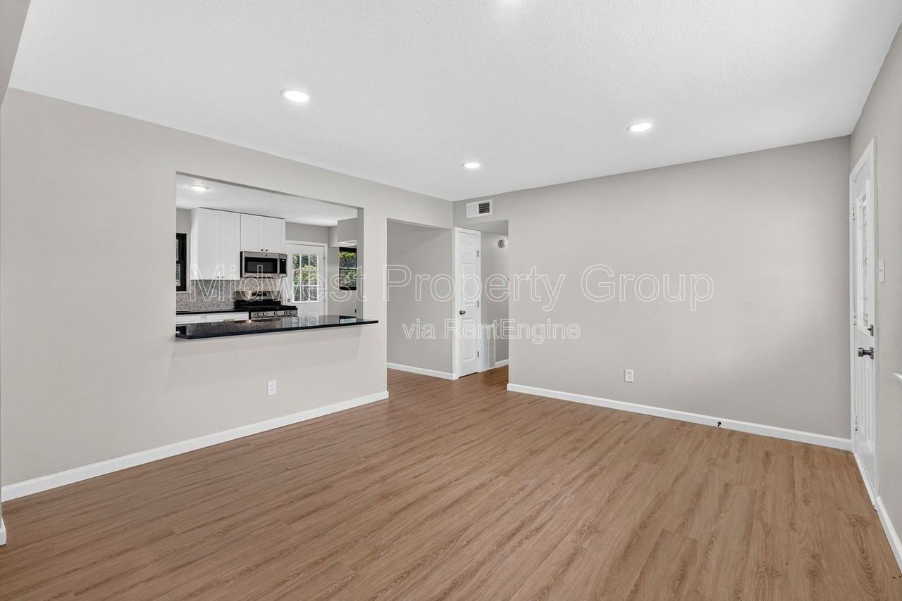 216 Allen Dr - Photo 4 of 20