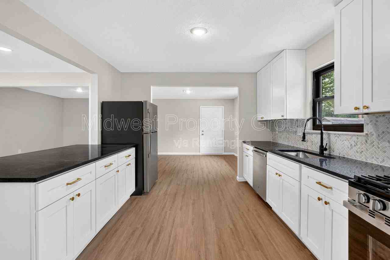 216 Allen Dr - Photo 5 of 20