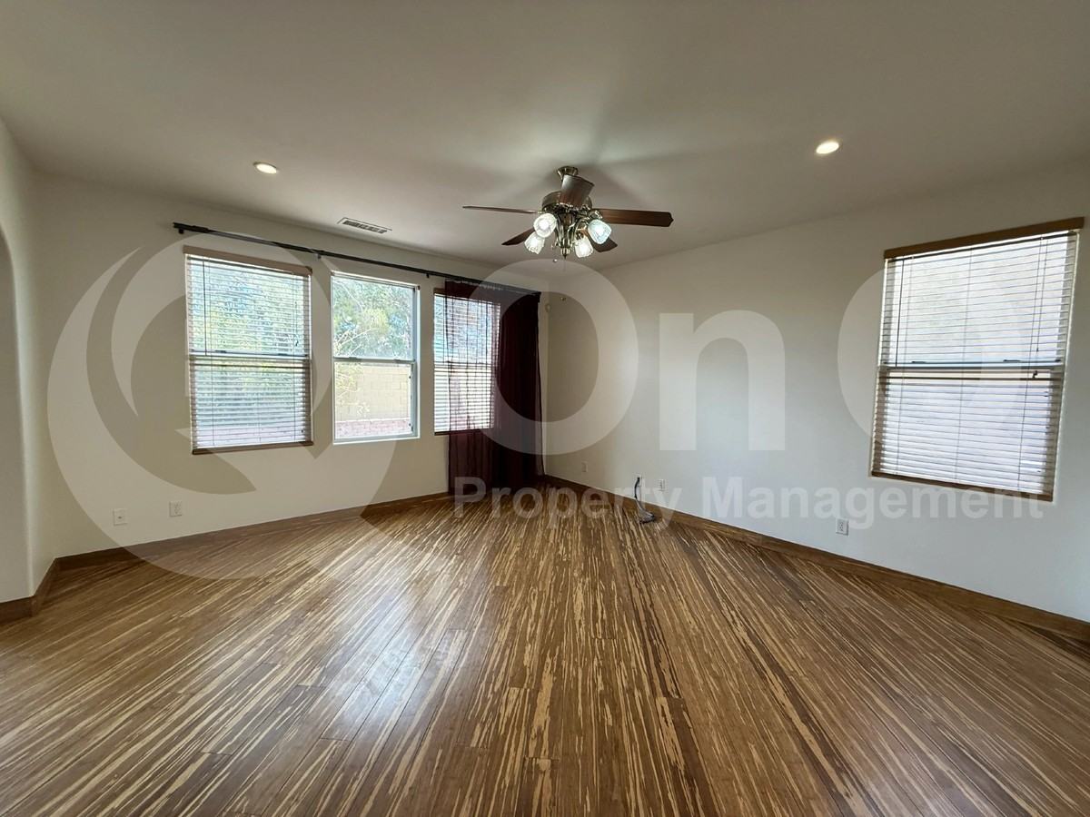 1104 E Gail Dr - Photo 5 of 27