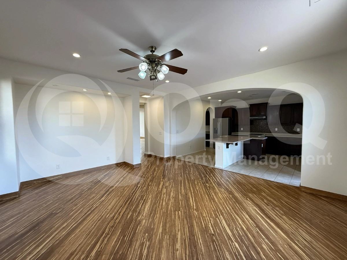 1104 E Gail Dr - Photo 6 of 27