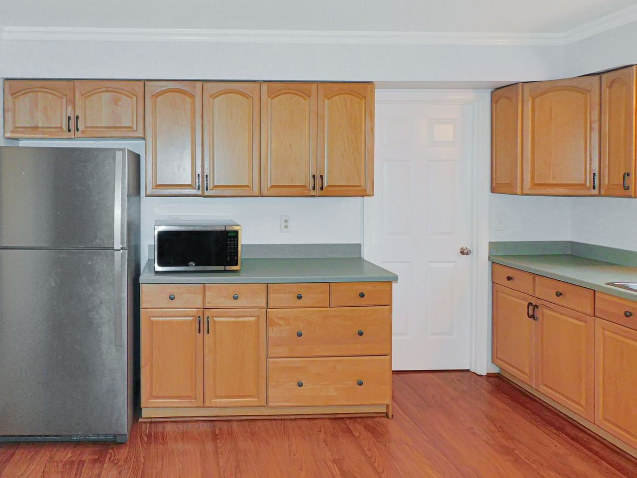 1332 Redwood Cir - Photo 4 of 25