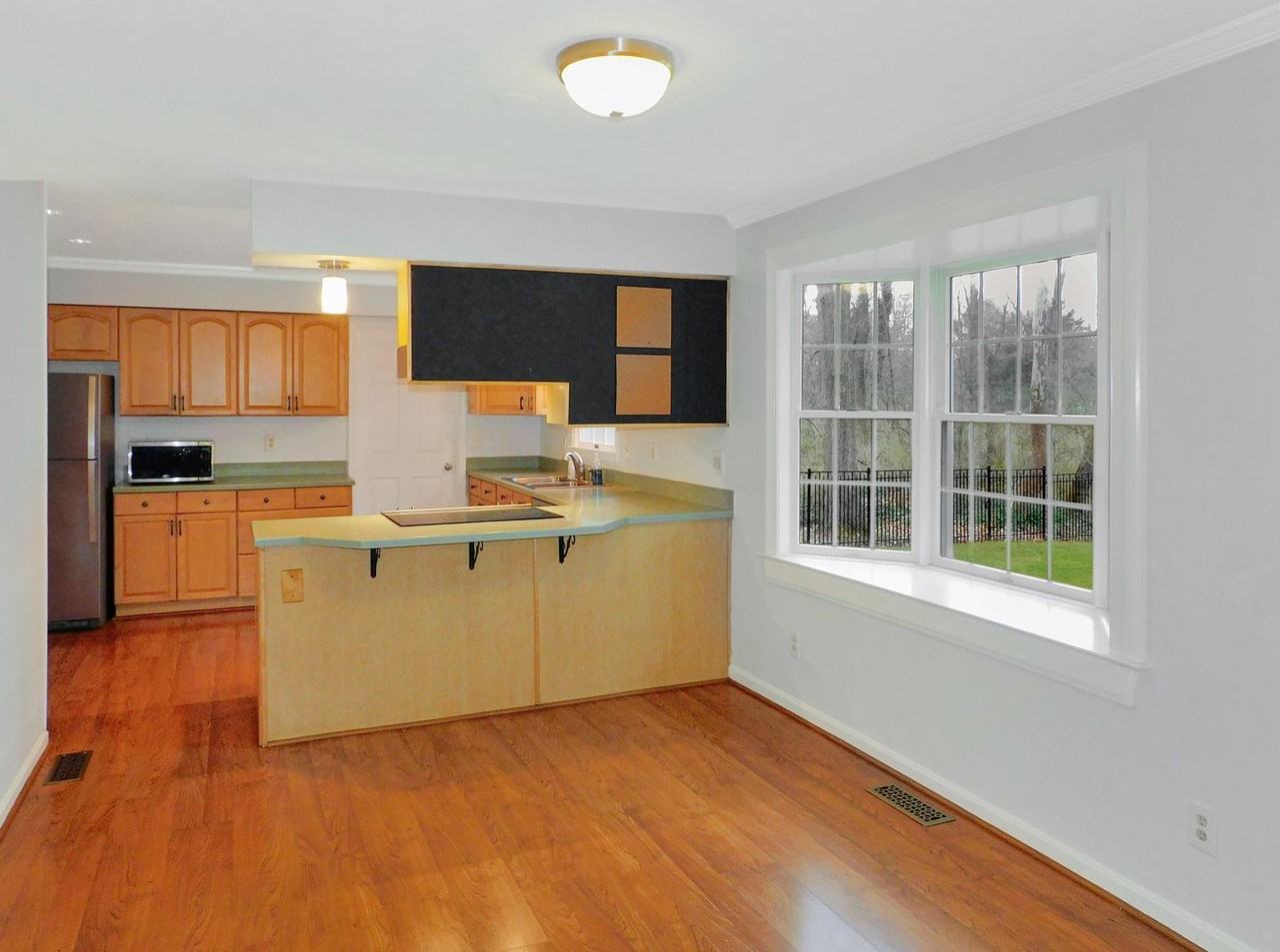 1332 Redwood Cir - Photo 6 of 25