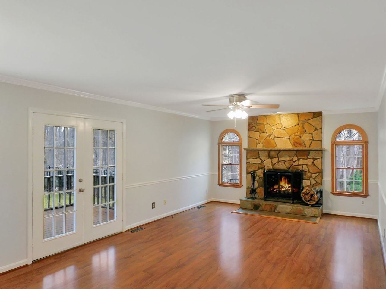 1332 Redwood Cir - Photo 7 of 25