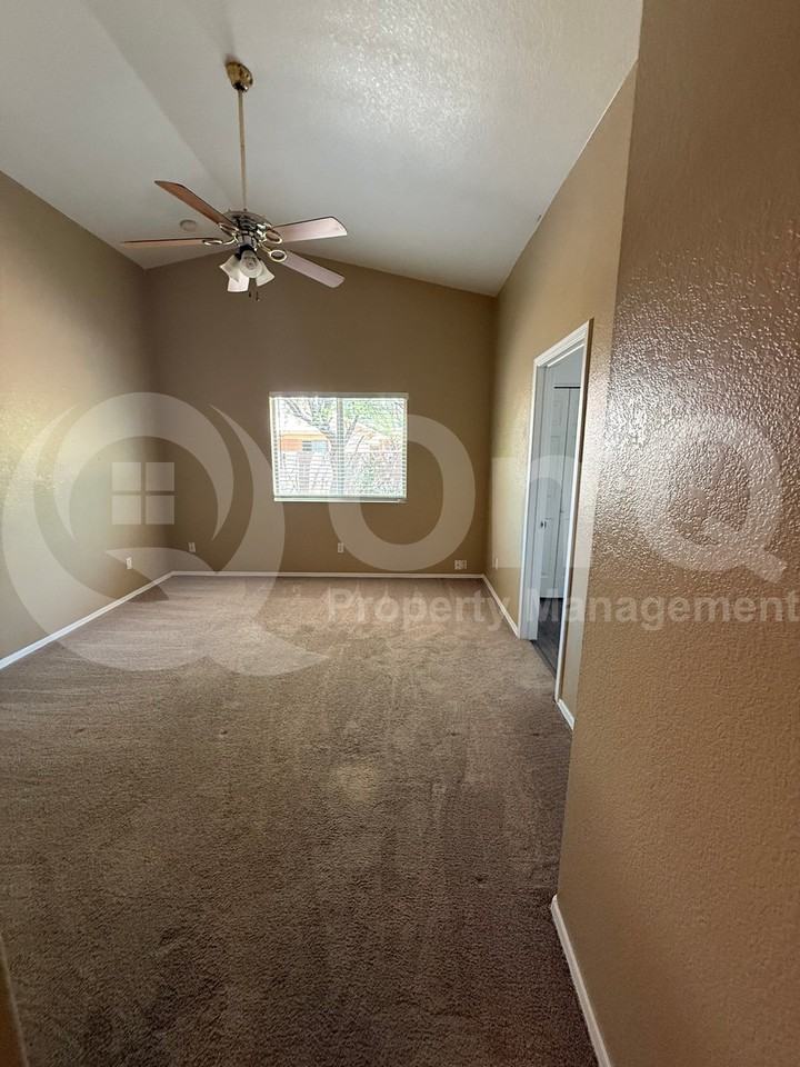 3343 S Sun Splash Dr - Photo 2 of 42