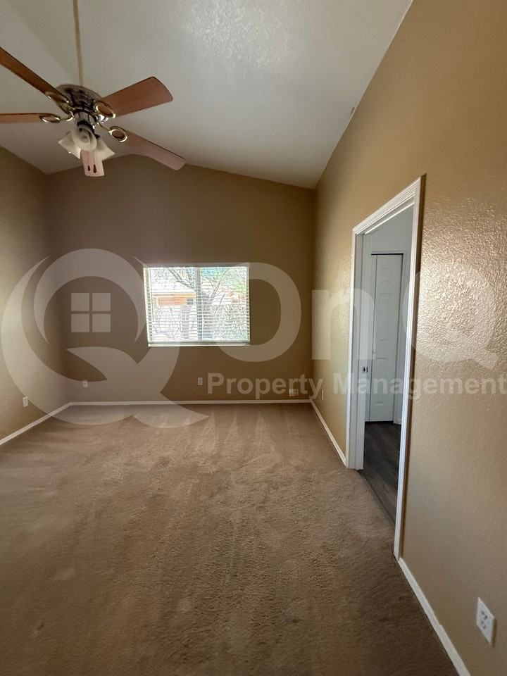 3343 S Sun Splash Dr - Photo 4 of 42