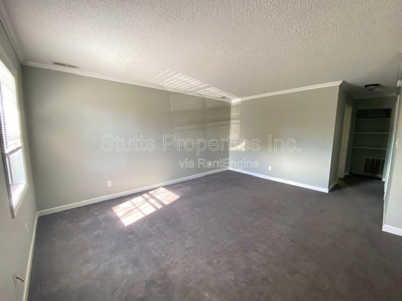 545 Dulin St - Photo 2 of 10