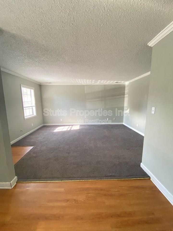 545 Dulin St - Photo 3 of 10