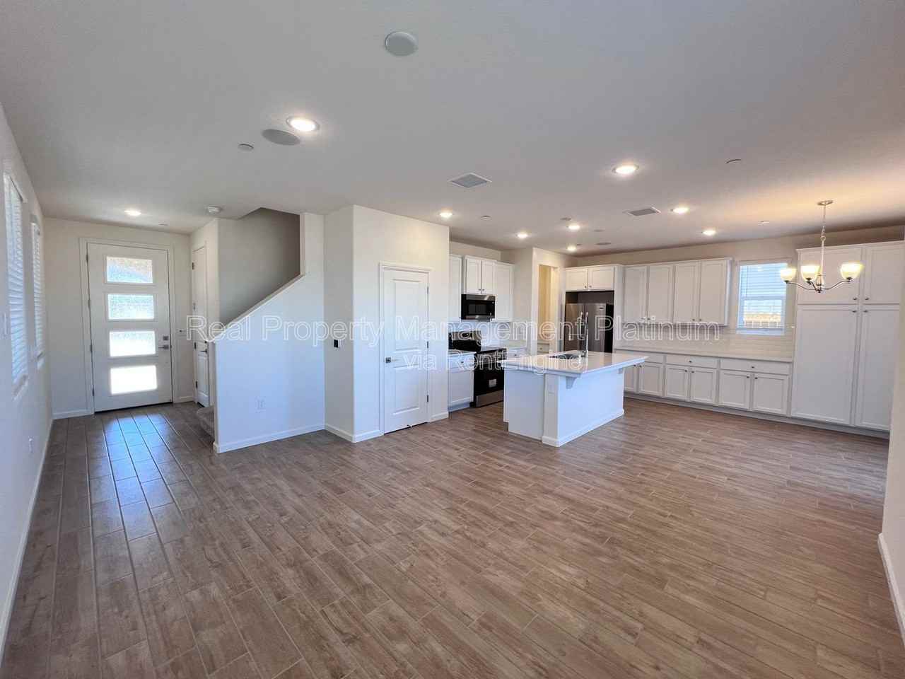 2059 N Wagon Ln - Photo 3 of 24