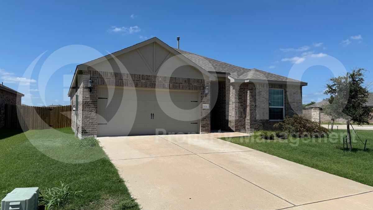 904 Emerson Dr - Photo 3 of 23