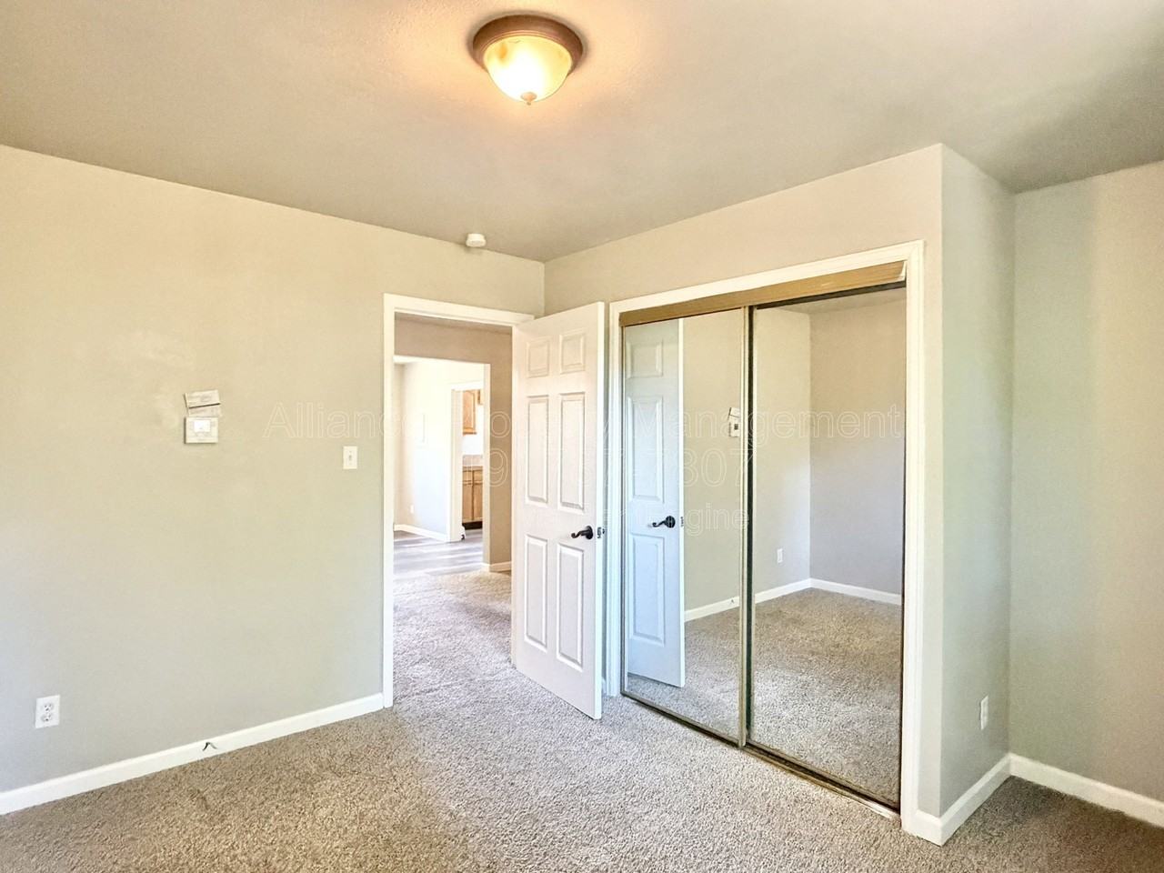 2528 Tremont St - Photo 7 of 19