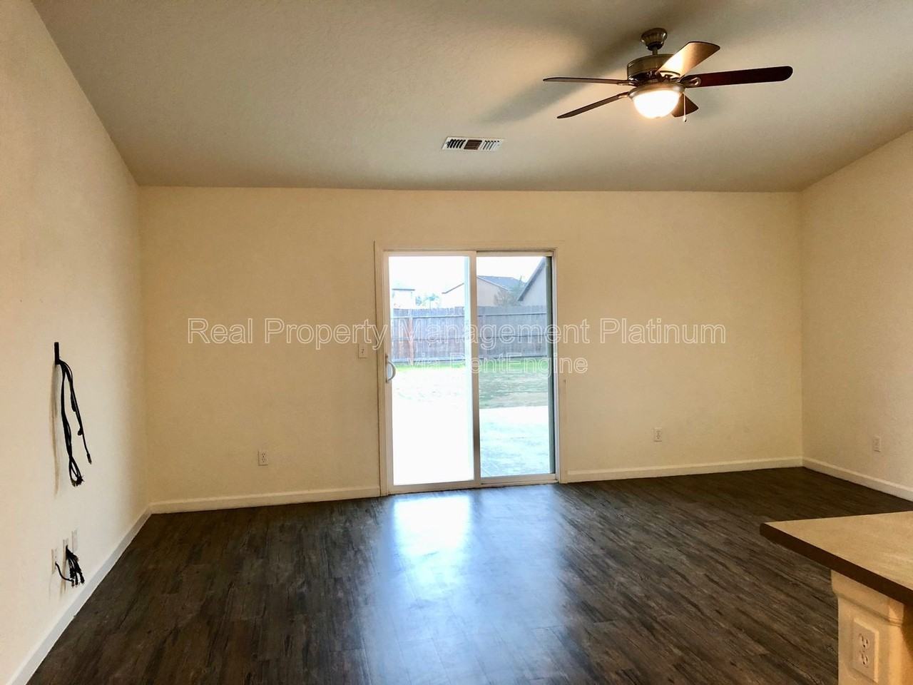 5886 E Fillmore Ave - Photo 5 of 14