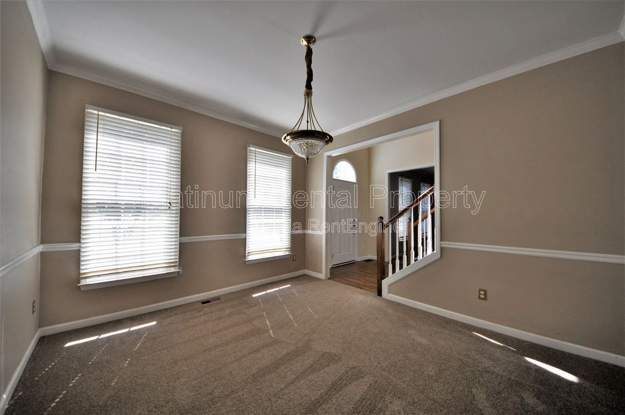 7115 Red Fox Ln - Photo 5 of 50