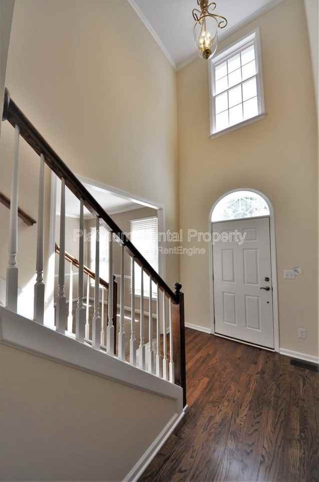 7115 Red Fox Ln - Photo 6 of 50