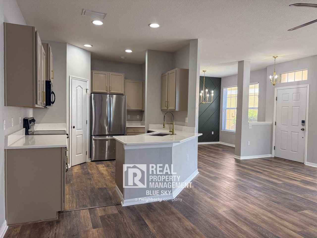 7624 Red Mill Cir - Photo 4 of 25