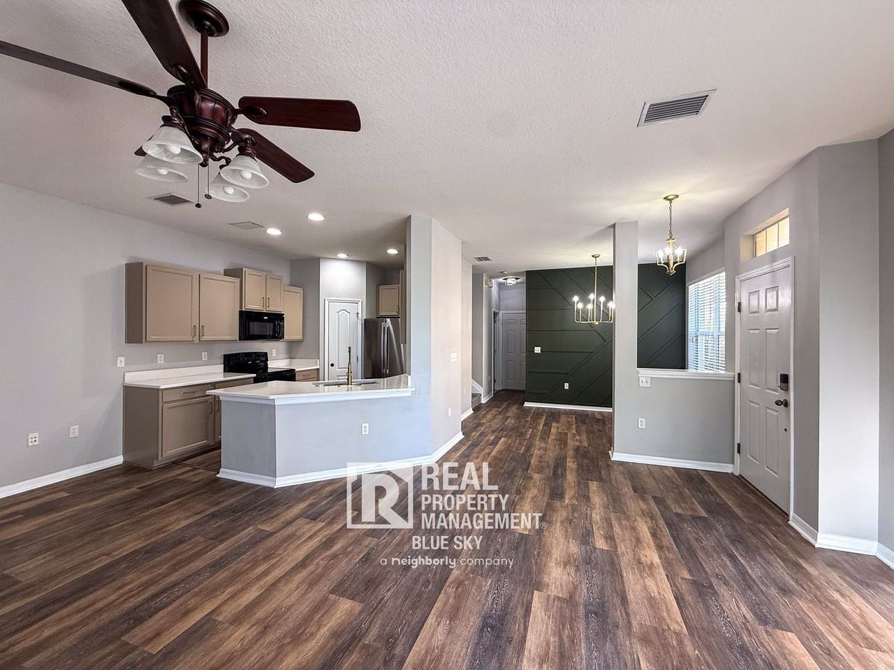 7624 Red Mill Cir - Photo 5 of 25