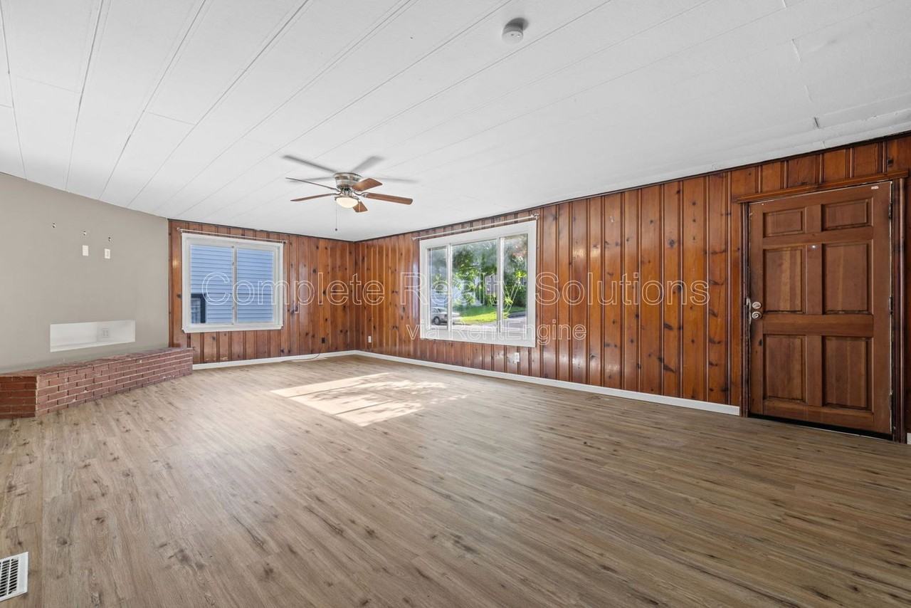 2724 Pasteur Ave - Photo 2 of 30