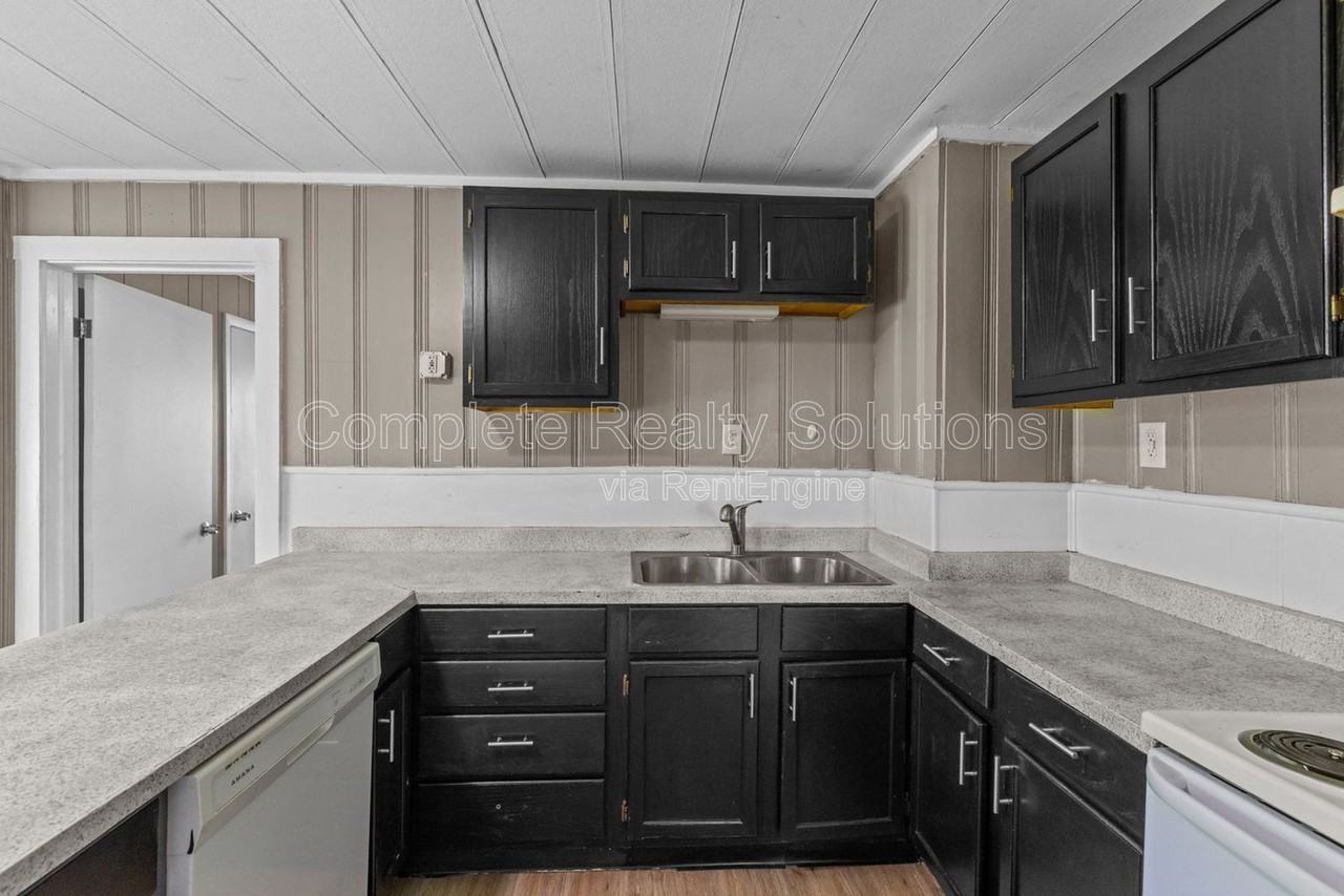 2724 Pasteur Ave - Photo 7 of 30