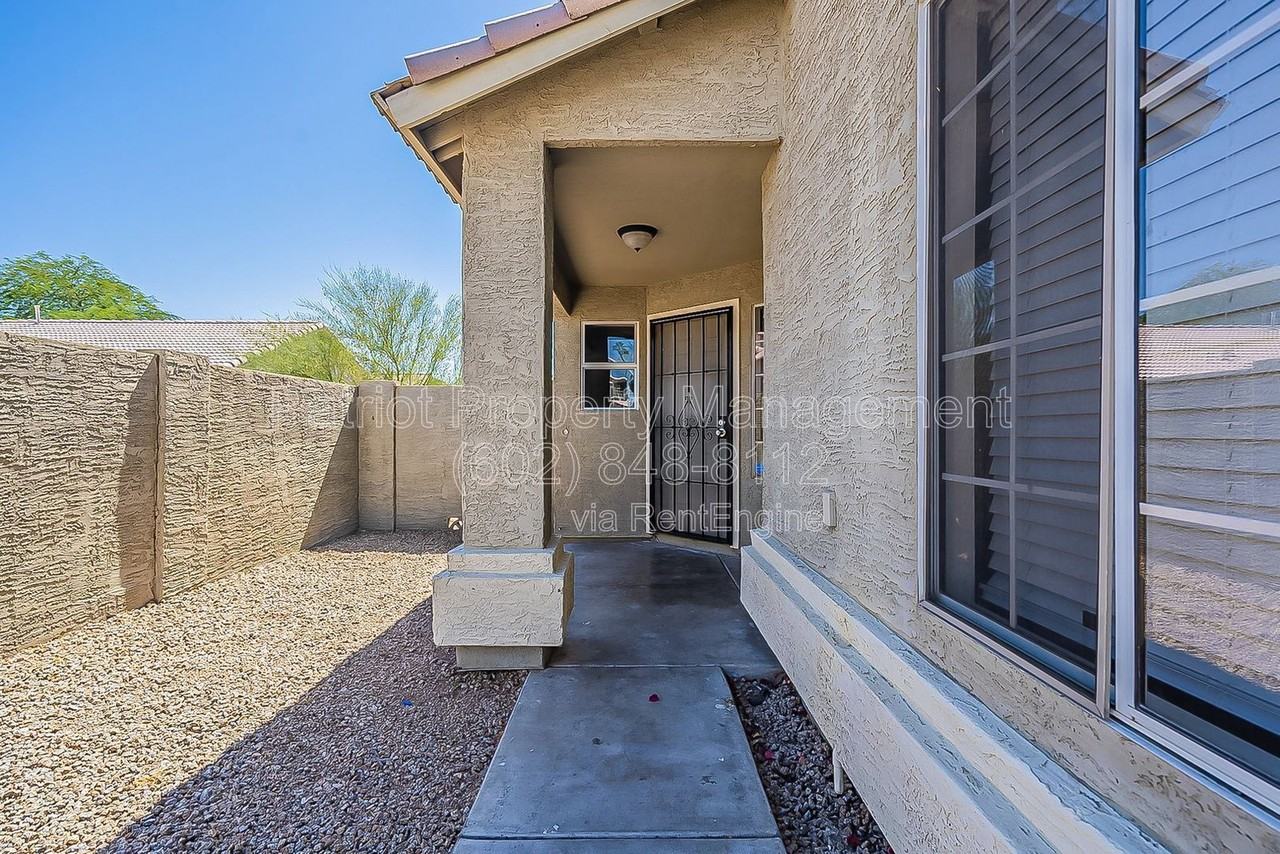 11309 N 89th Dr - Photo 2 of 48