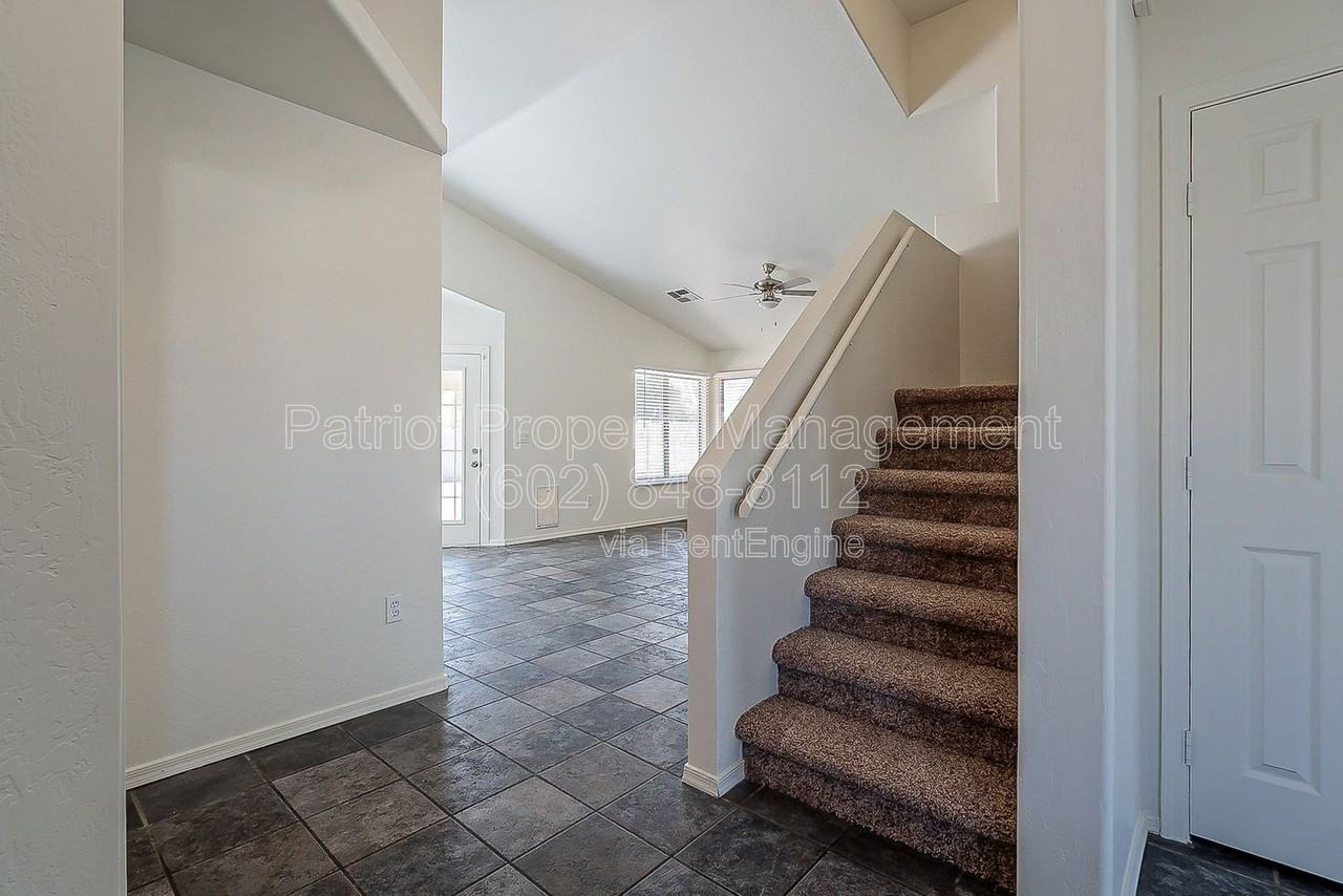 11309 N 89th Dr - Photo 4 of 48