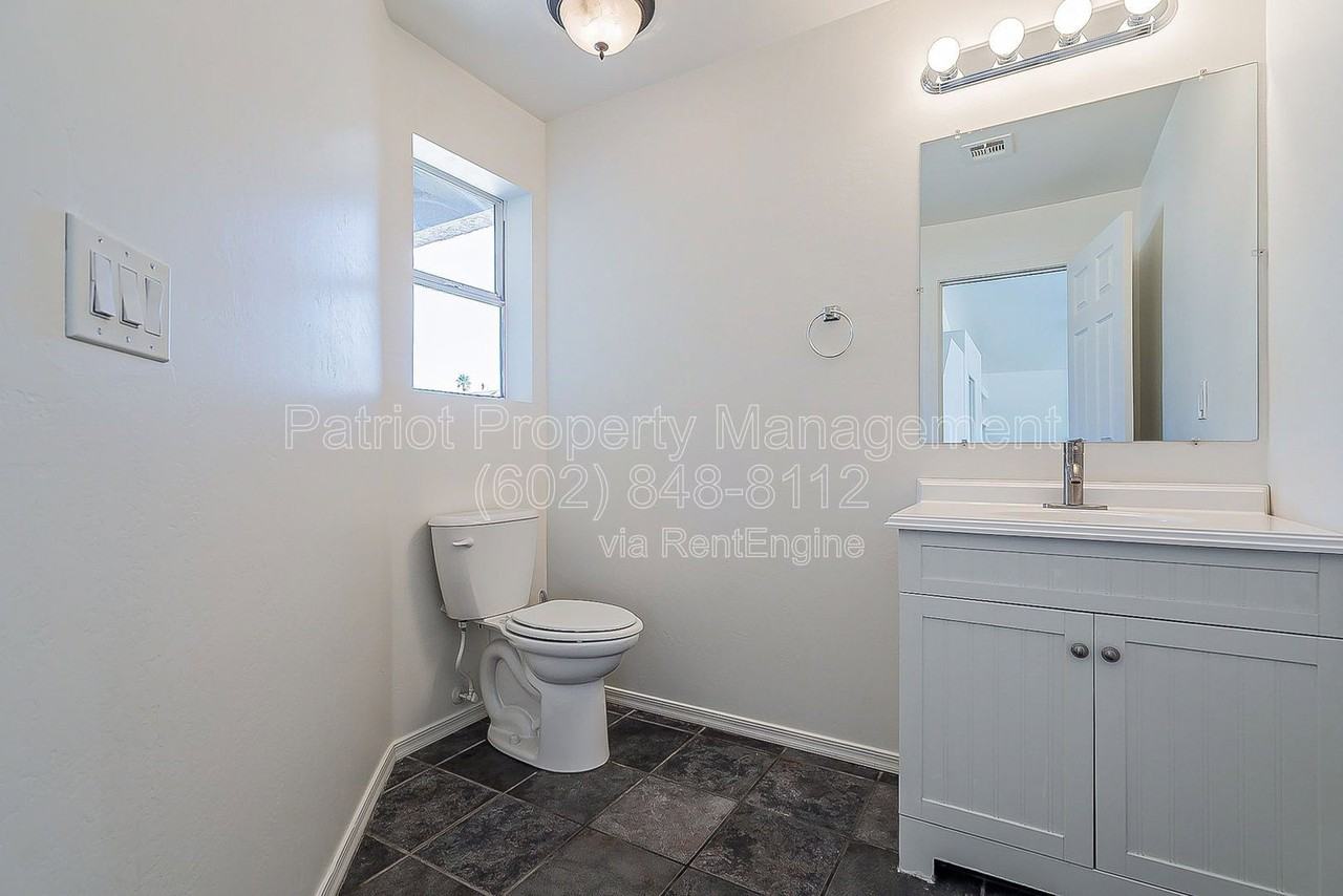 11309 N 89th Dr - Photo 7 of 48
