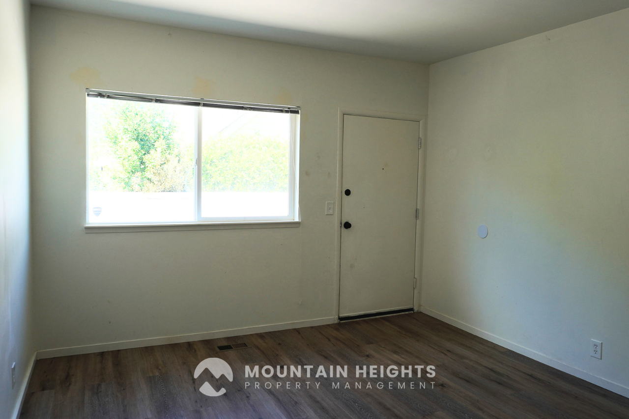 3760 S 200 E #2 - Photo 5 of 14