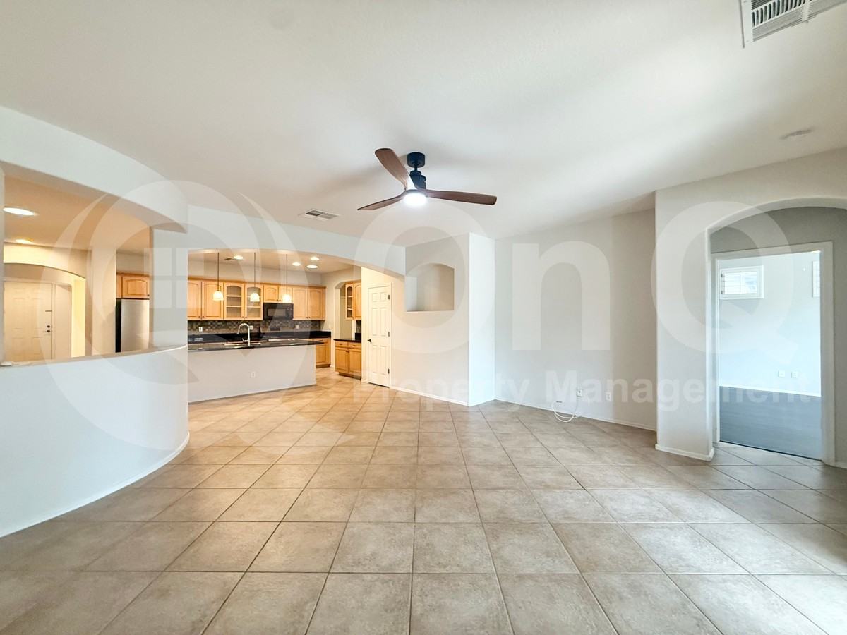 2848 E Fandango Dr - Photo 5 of 30