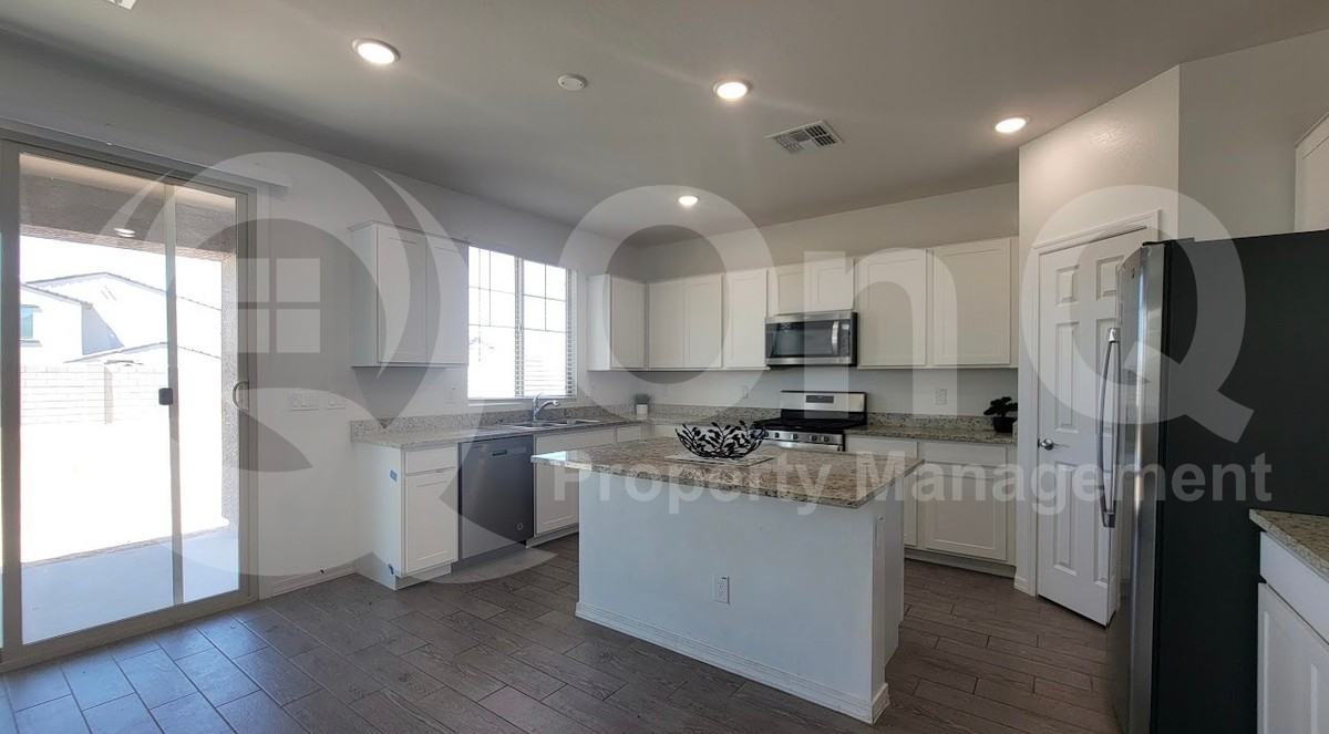 10838 W Marguerite Ave - Photo 3 of 8