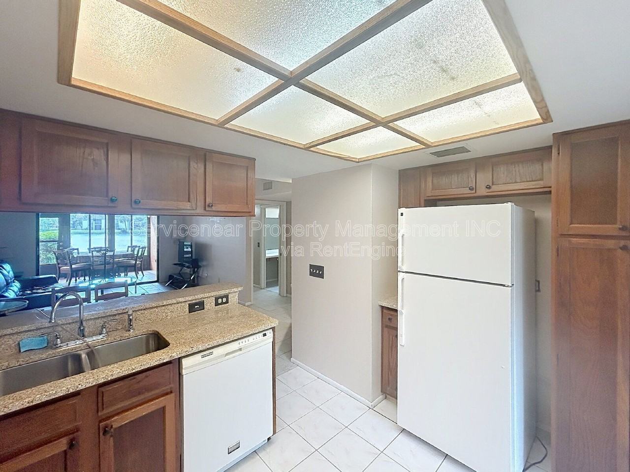 217 Woodlake Wynde - Photo 5 of 24