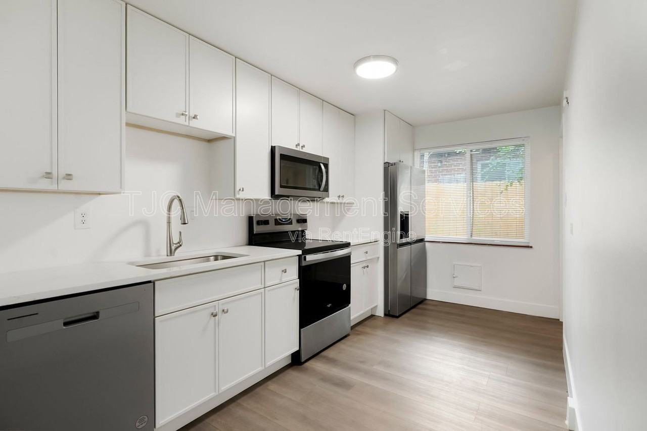 433 Harrison St - Photo 5 of 12